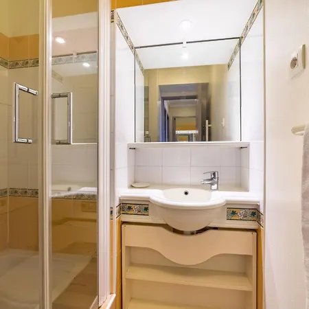 Les Restanques Golfe Saint Tropez-3 By Interhome Апартаменты Гримо